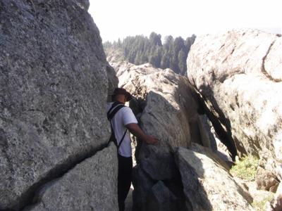 The track to the top of Mora Rock is cut into the side of the rock with staircases and narrow paths, and in some places allowing only one person to get through at a time.